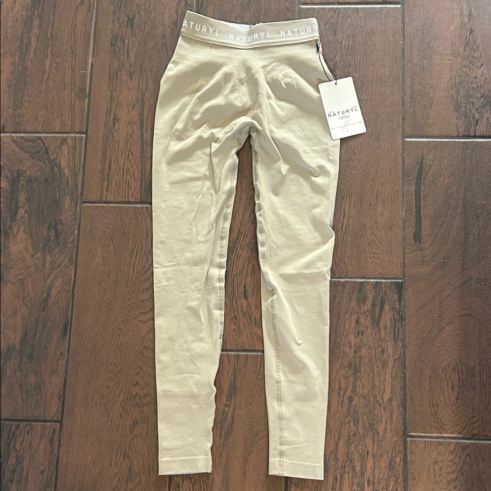 Naturyl Women's Cream Leggings